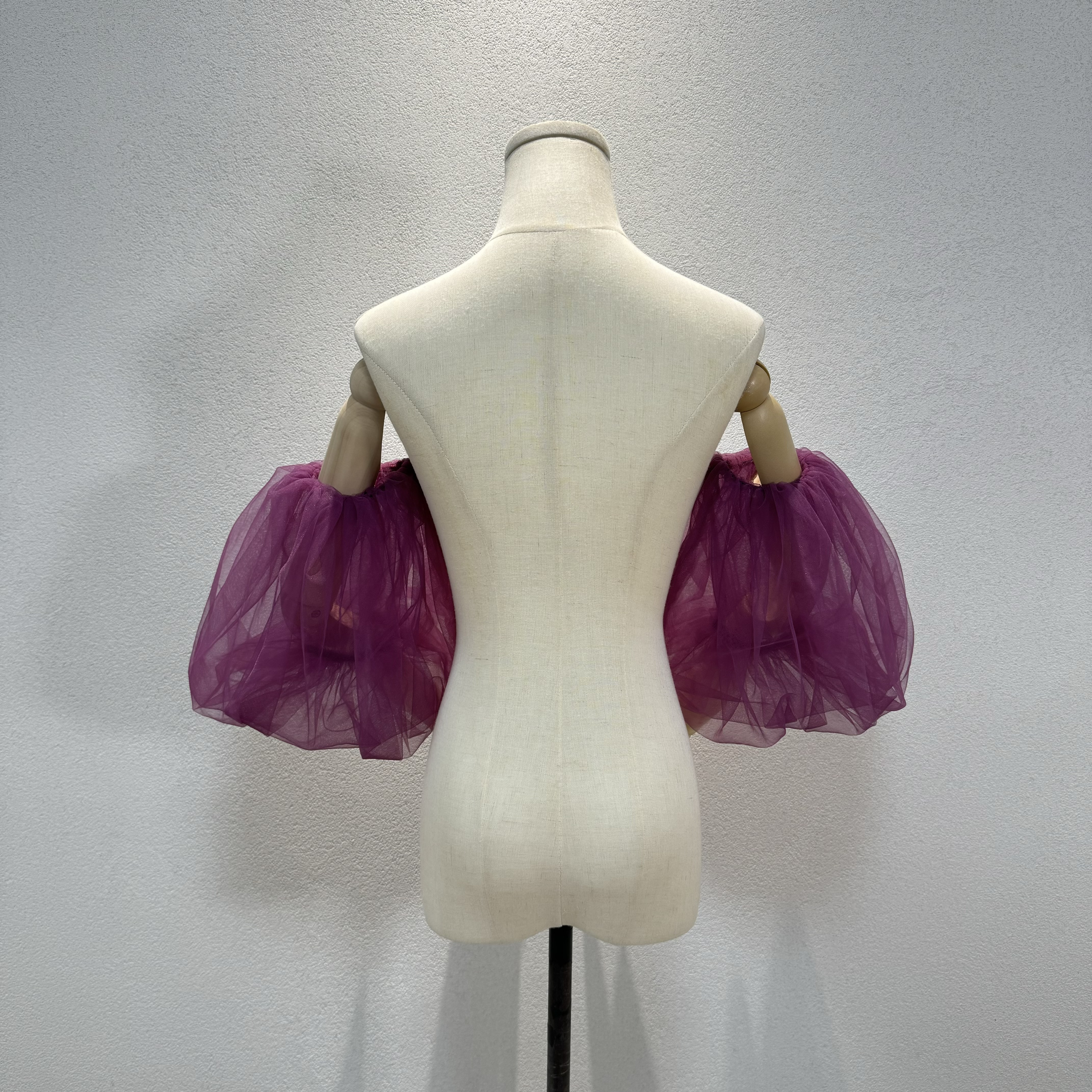 新色追加❢ソフトチュール　オーダーサイズ　オフショルダー付け袖　多層チュール　カラー変更可能薔薇のカラー　お呼ばれ披露宴