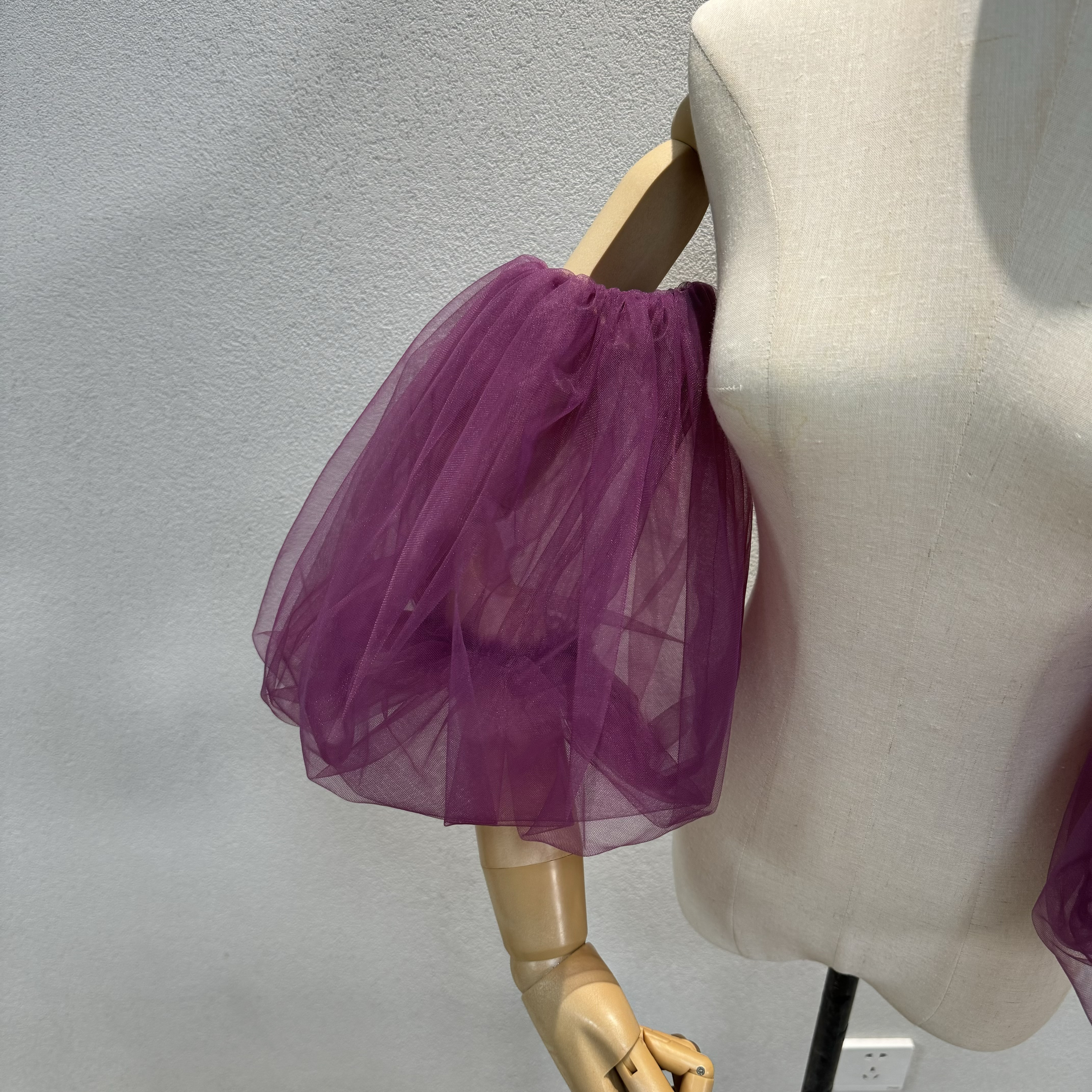 新色追加❢ソフトチュール　オーダーサイズ　オフショルダー付け袖　多層チュール　カラー変更可能薔薇のカラー　お呼ばれ披露宴