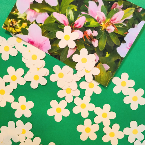 ラミネート可 色紙 壁面 アルバム 飾り ～3色のメルヘンな小花の