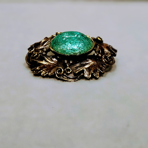 花緑青カラーの七宝焼ブローチ 1点限定！ ブローチ ねこ陽和 通販