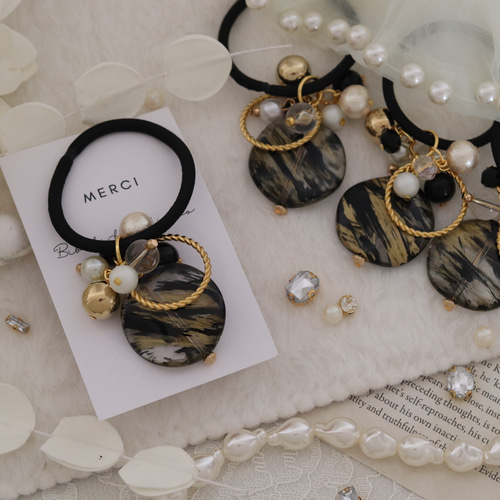 華やか＊ブラック◇大人のじゃらじゃらヘアゴム◇Creema限定