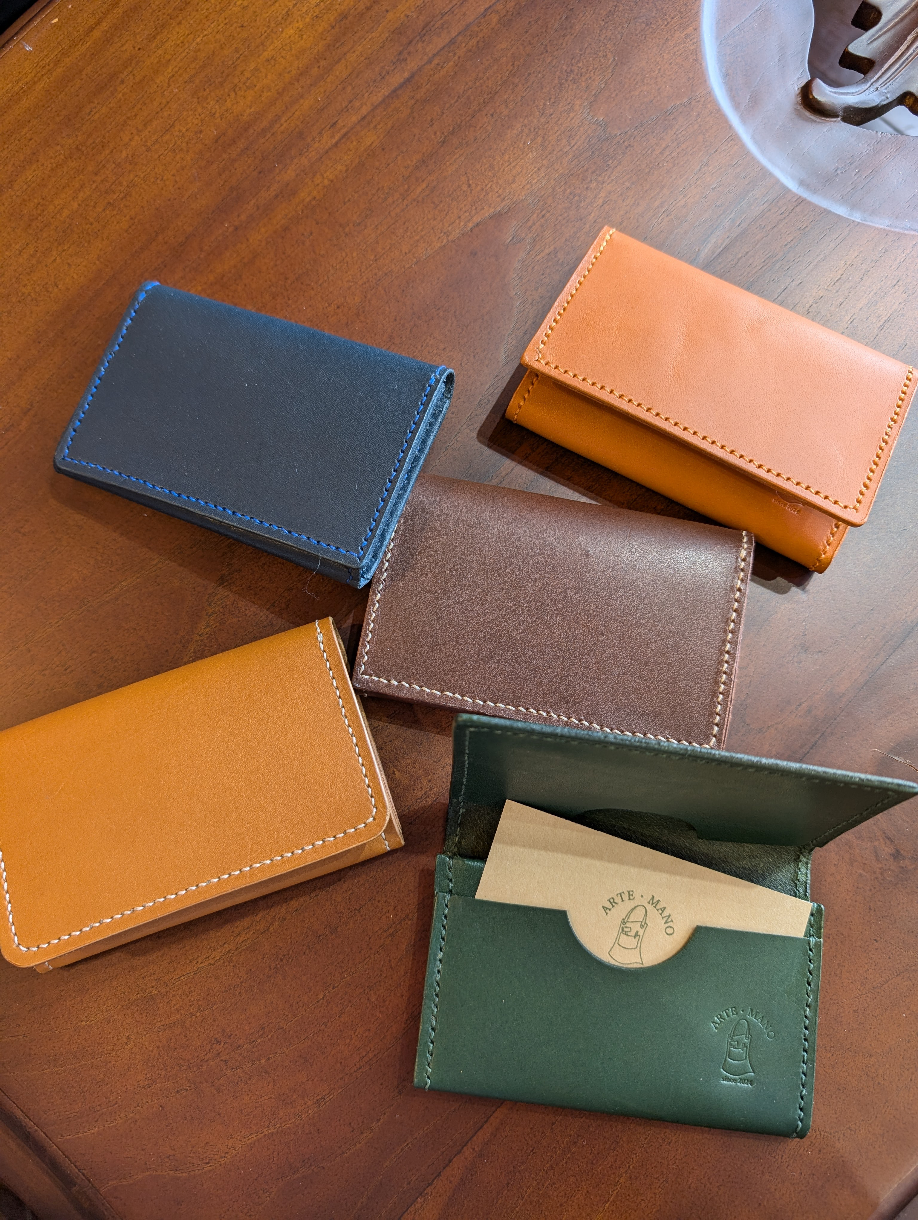 【全て手作りの一点もの革小物】マチ付き名刺入れ・カードケース～アルテ・マーノ～