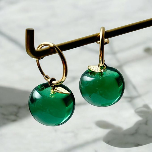 ピアス イヤリング りんご リンゴ 青りんご 青リンゴ レジン ゴールド