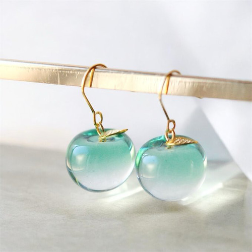 限定】ピアス イヤリング りんご リンゴ 青りんご レジン ゴールド 