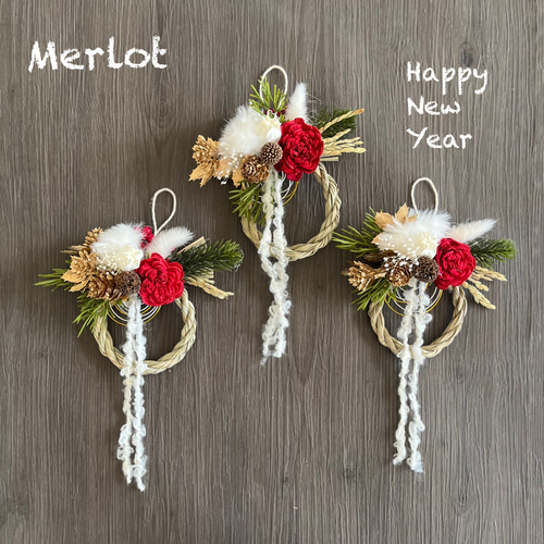 ✤お正月✤手のひらサイズのミニしめ縄飾り アート ドライ 松ぼっくり