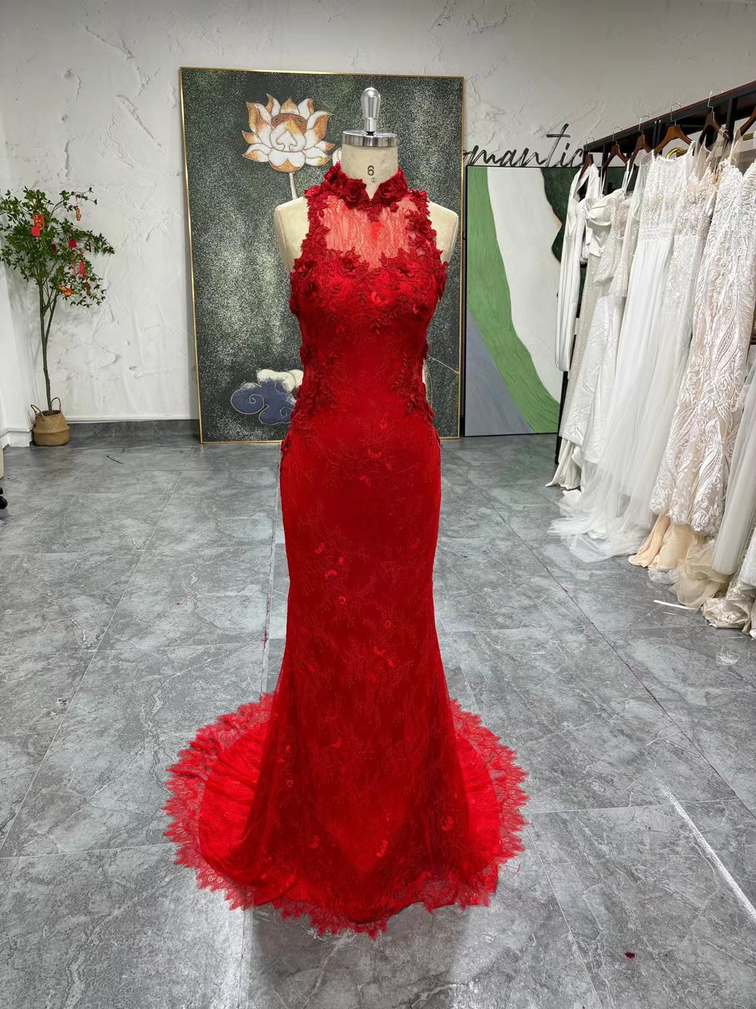 見逃さないで！高級感　優雅なシルエット　くるみボタン　袖なし　ホルターネック　紅色　上品結婚式挙式前撮り二次会お呼ばれ披