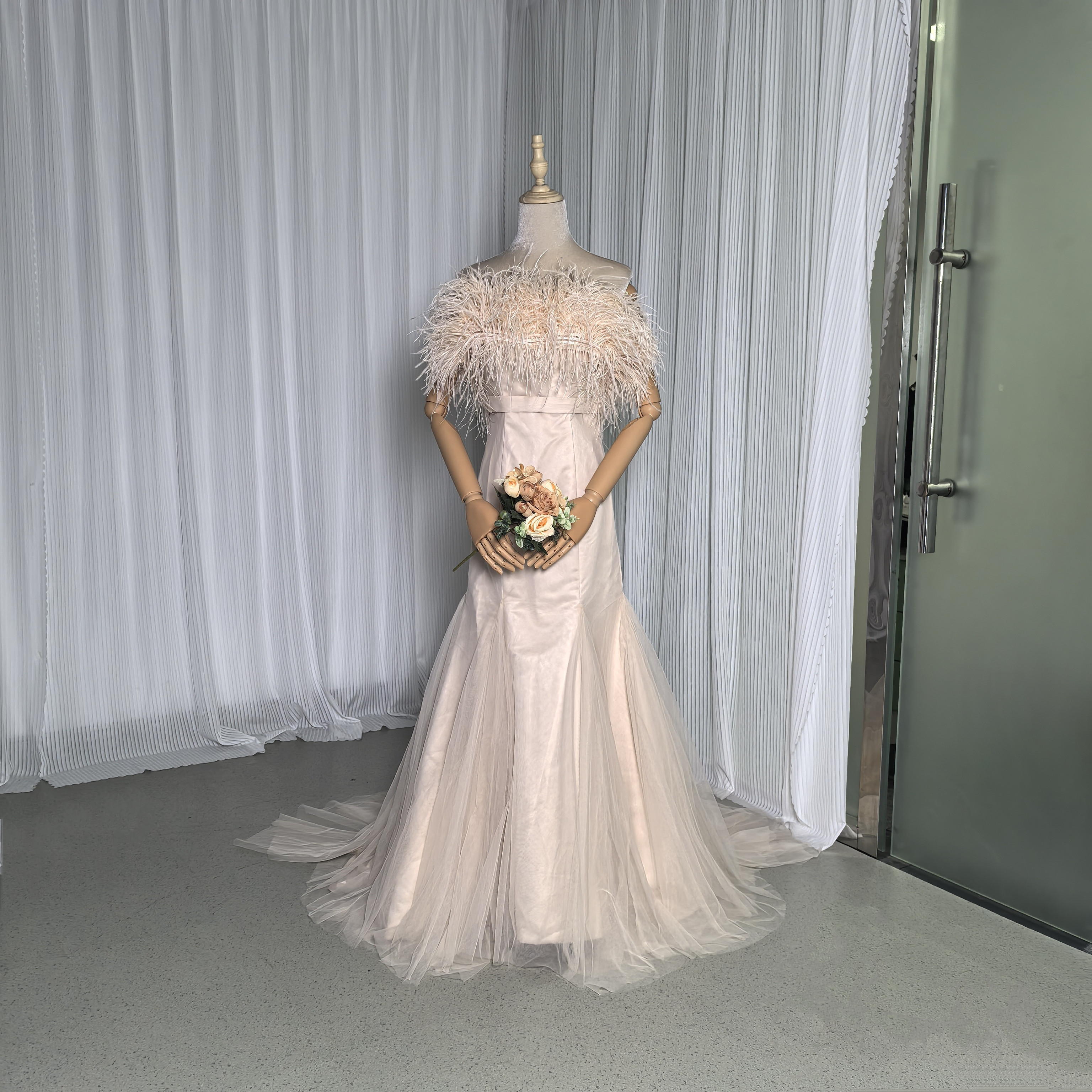 【お値下げ可能】DRESSPRODUCTIONオフショルダーマーメイドドレス オフショルダー フリル ソフトマーメイドドレス ホワイト（W300WH）