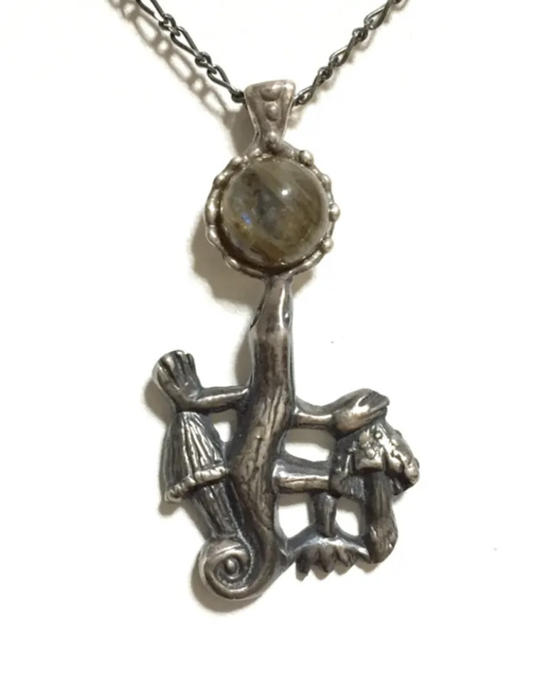 トカゲ、夜にあそぶ (シルバー／ラブラドライト)