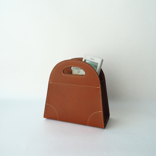 本革》かわいいバッグ型の小物入れ（赤茶色） フリーボックス・小物