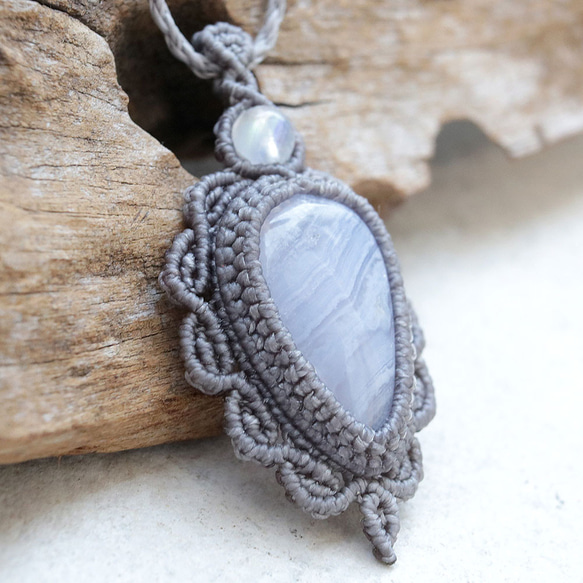 ブルーレースアゲートとレインボームーンストーン天然石マクラメネックレスmac403-エスニックアジアンエキゾチック 3枚目の画像