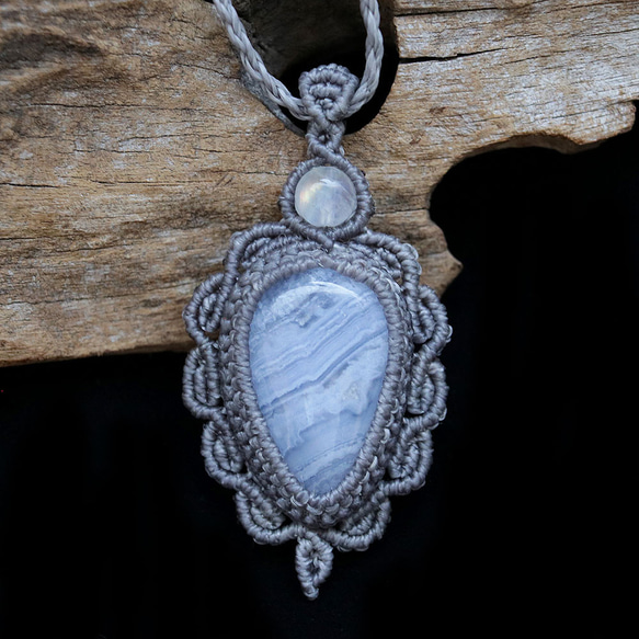 ブルーレースアゲートとレインボームーンストーン天然石マクラメネックレスmac403-エスニックアジアンエキゾチック 2枚目の画像