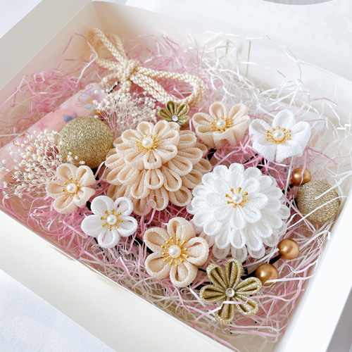 成人式髪飾り 上品で美しい アイボリー×ゴールド | つまみ細工 振袖 袴