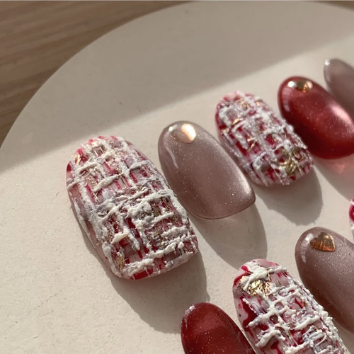 ルビーレッドのツイードネイル 〜ネイルチップ ブライダル 結婚式 成人