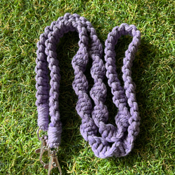 マクラメ キーホルダー ピンク マクラメスクエアノット編みキーホルダー（ピンク） キーホルダー