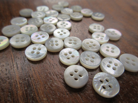 白蝶貝のボタン　9mm（2mm厚）   No.8 (4穴）　20個 5枚目の画像