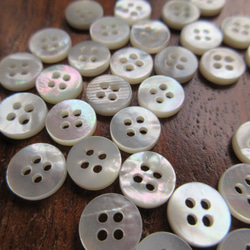 白蝶貝のボタン　9mm（2mm厚）   No.8 (4穴）　20個 4枚目の画像