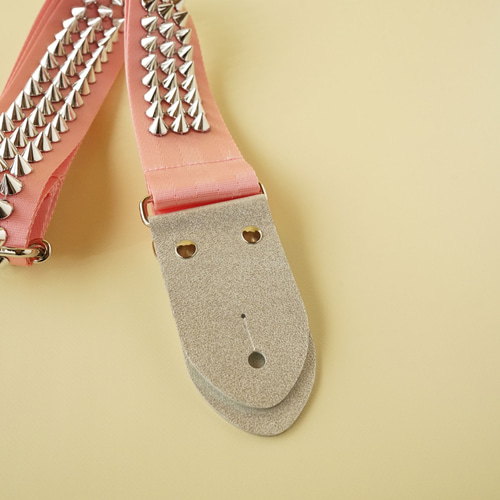 カラフルじゃないスタッズギターストラップ 楽器・アクセサリ