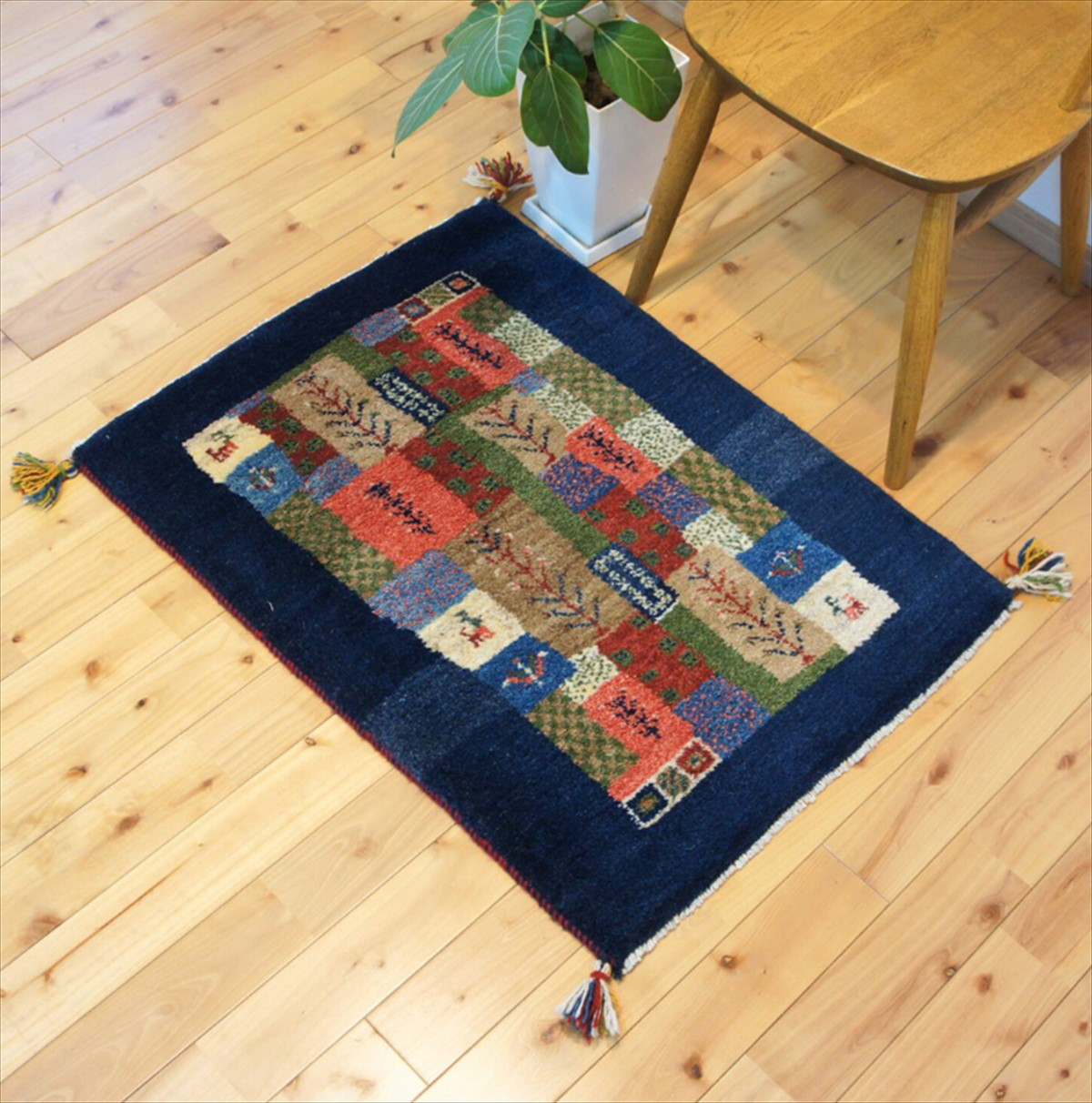 新入荷】ペルシャ　ギャッベ　玄関マット　 88x65cm 紺色　パネル　タイル　生命の木　RD8054s