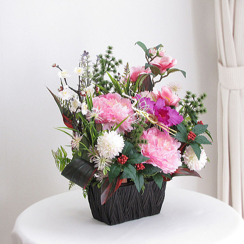 お正月飾り　ピンクの椿　葉牡丹　アレンジメント 3800ce18b5fe6fde5f6bc5f0e887ae