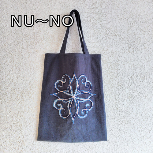 一点物】アイヌ文様刺繍のA4ぴったりぺたんこトートバッグ(紺色 