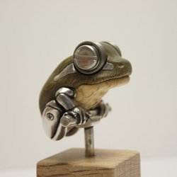 カエル ☆パロサント（木材）ピューター（金属） キーホルダー or 置物