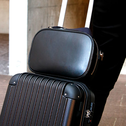 3WAY仕様  収納多数で旅行、出張、ビジネスに大活躍。本革ショルダーバッグ スキミング防止機能 2枚目の画像