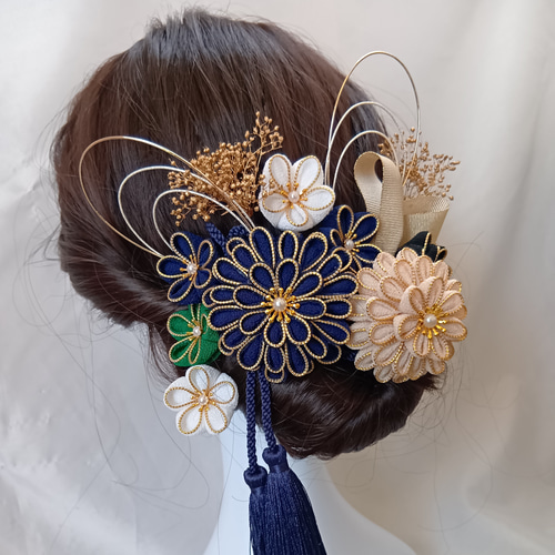 受注制作】紺 生成 白 緑 成人式 髪飾り つまみ細工 ちりめん 卒業式