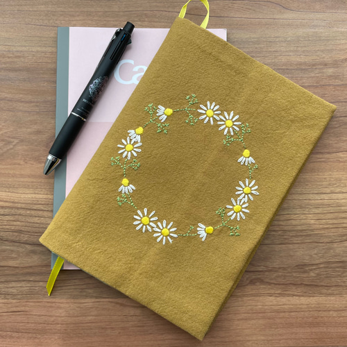 A5サイズ左開き カモミール刺繍のノートカバー ブックカバー tomoprix