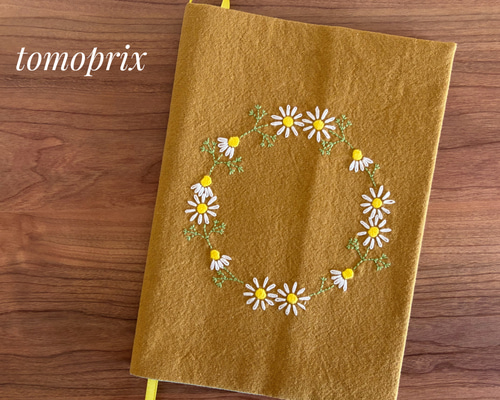 手刺繍入あずき/小豆のアイピロー【うさことカモミール】 A5サイズ左開き カモミール刺繍のノートカバー ブックカバー tomoprix