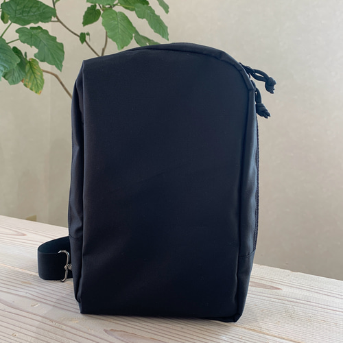 ブラック ボディバッグ ナイロン製 FUKUI SIWAナイロンボディバッグ Lサイズ / NIZYU KANO | ファッション