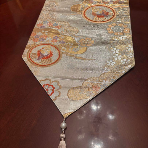 2839豪華刺繍の素敵な帯リメイク　タッセル付正絹テーブルランナー　お正月❗️ 2838豪華刺繍の素敵な帯リメイク タッセル付正絹テーブル