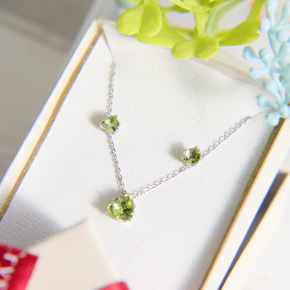 宝石質ペリドットのアクセサリーセット ～トライアングルカット