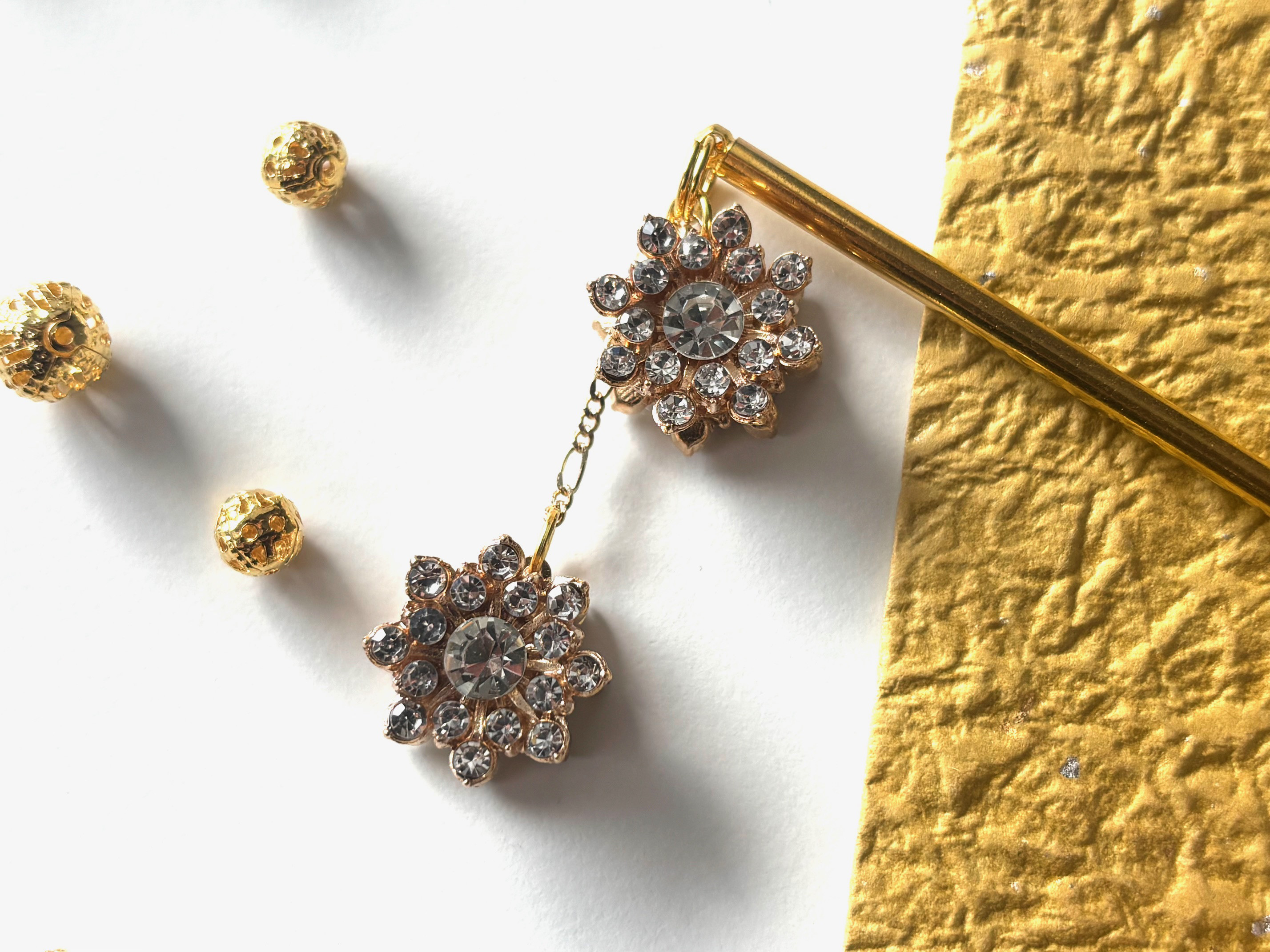 かんざし　ラインストーンの雪の結晶カボション２連　ゴールド　一本挿し　一本簪　涼しげ　冬氷　スノーフレーク 4,620円