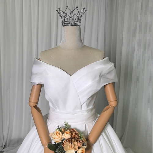 送料無料！ウェディングドレス オフショルダー 編み上げ オフホワイト  