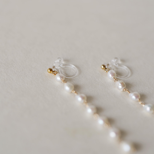 14kgf〕 淡水パールドットロングピアス / イヤリングクリップ (14E076