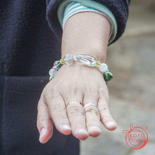 繭気属性】風属性のお守りブレスレット＊天然石 グリーンマイカイン