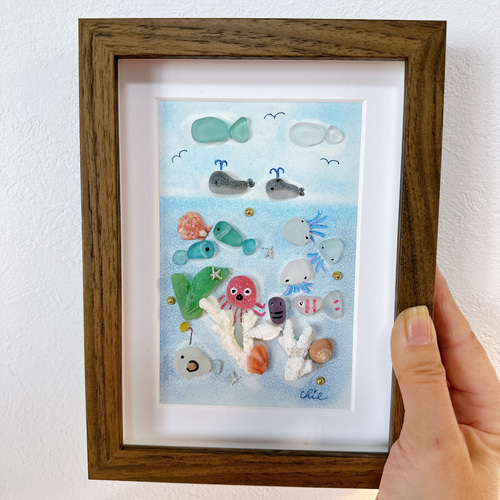 ♡kikiページ♡シーグラスアート シーグラスアート『くじら』/海/インテリア/ガラスアート/クジラ