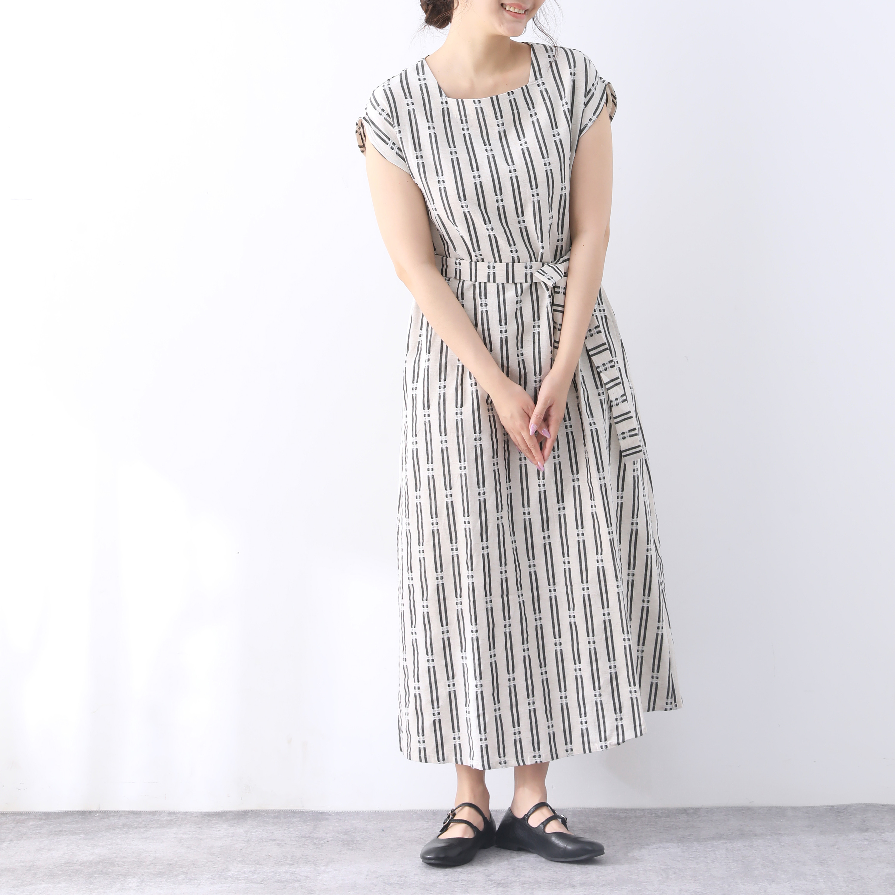 裾上げ無料♪サイズオーダー可♪ジャガード生地　フレンチスリーブ　ややAライン　ロングワンピース