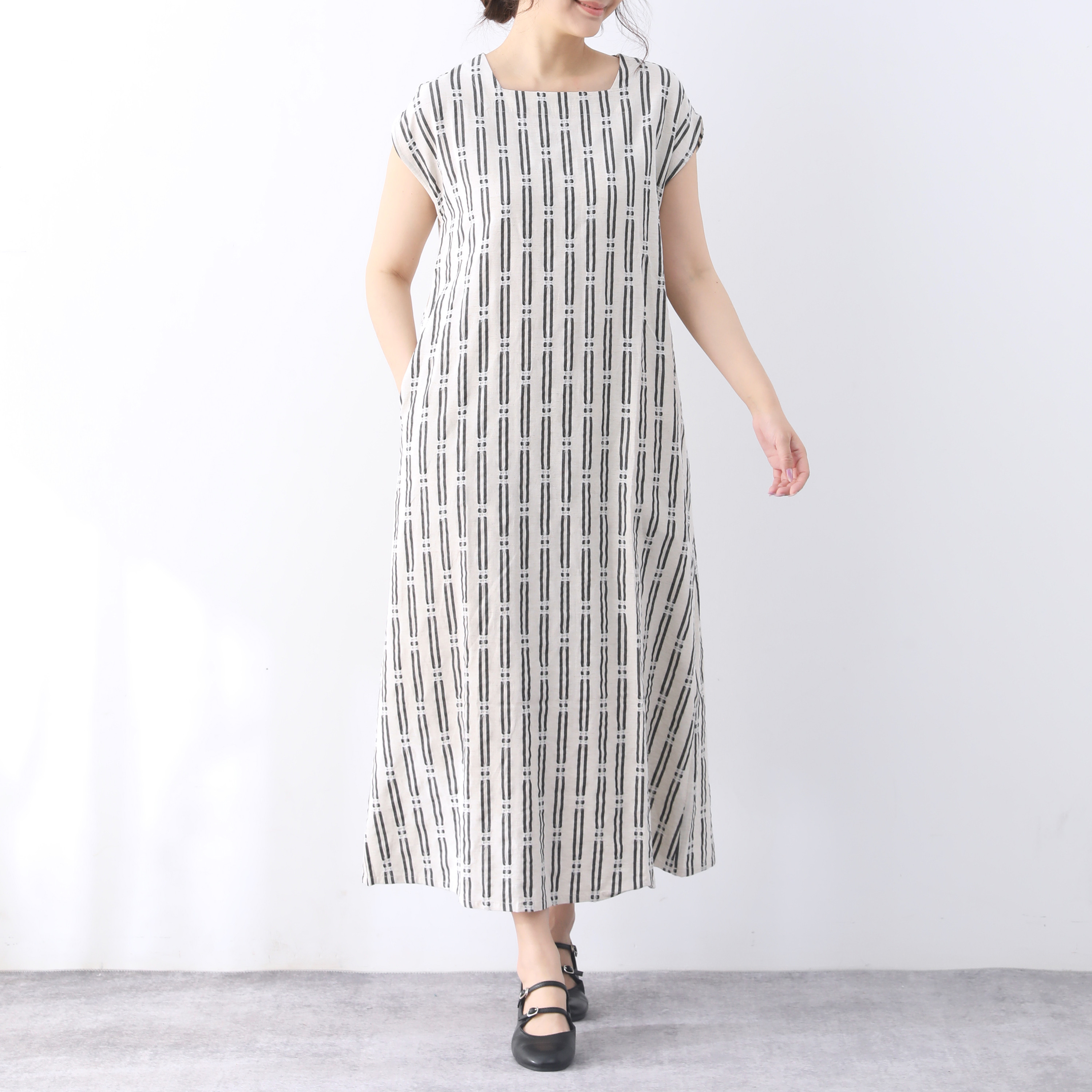 裾上げ無料♪サイズオーダー可♪ジャガード生地　フレンチスリーブ　ややAライン　ロングワンピース