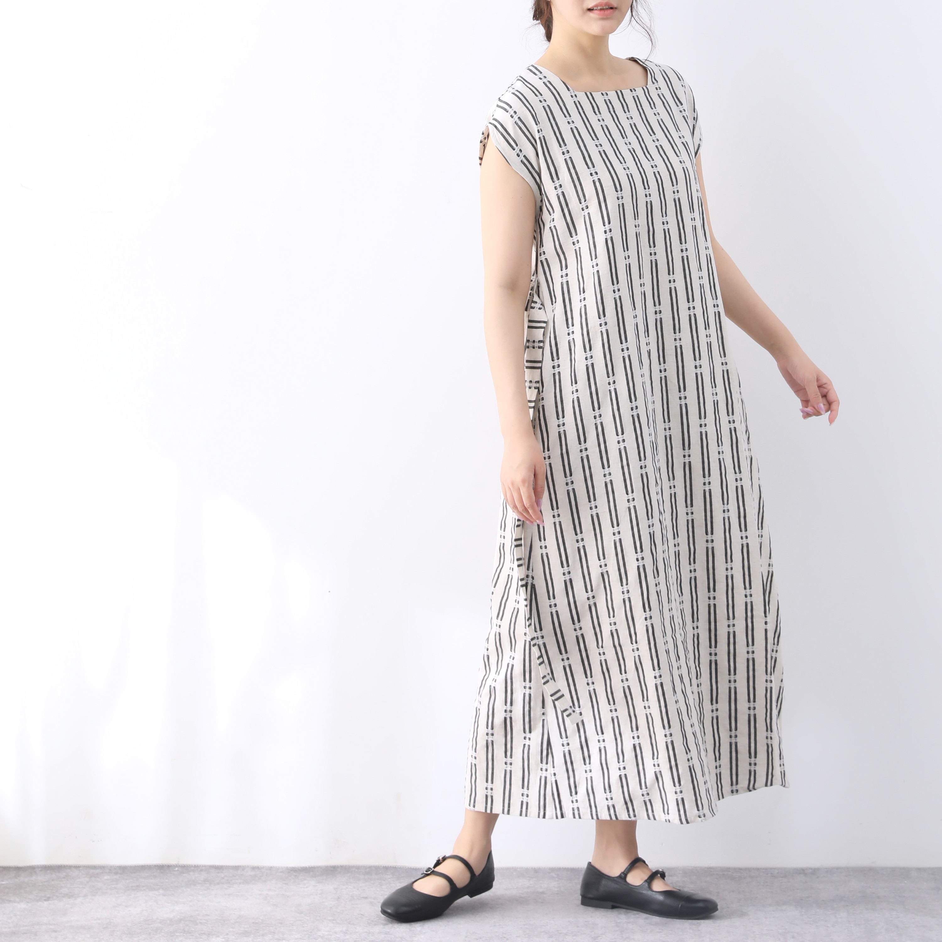裾上げ無料♪サイズオーダー可♪ジャガード生地　フレンチスリーブ　ややAライン　ロングワンピース