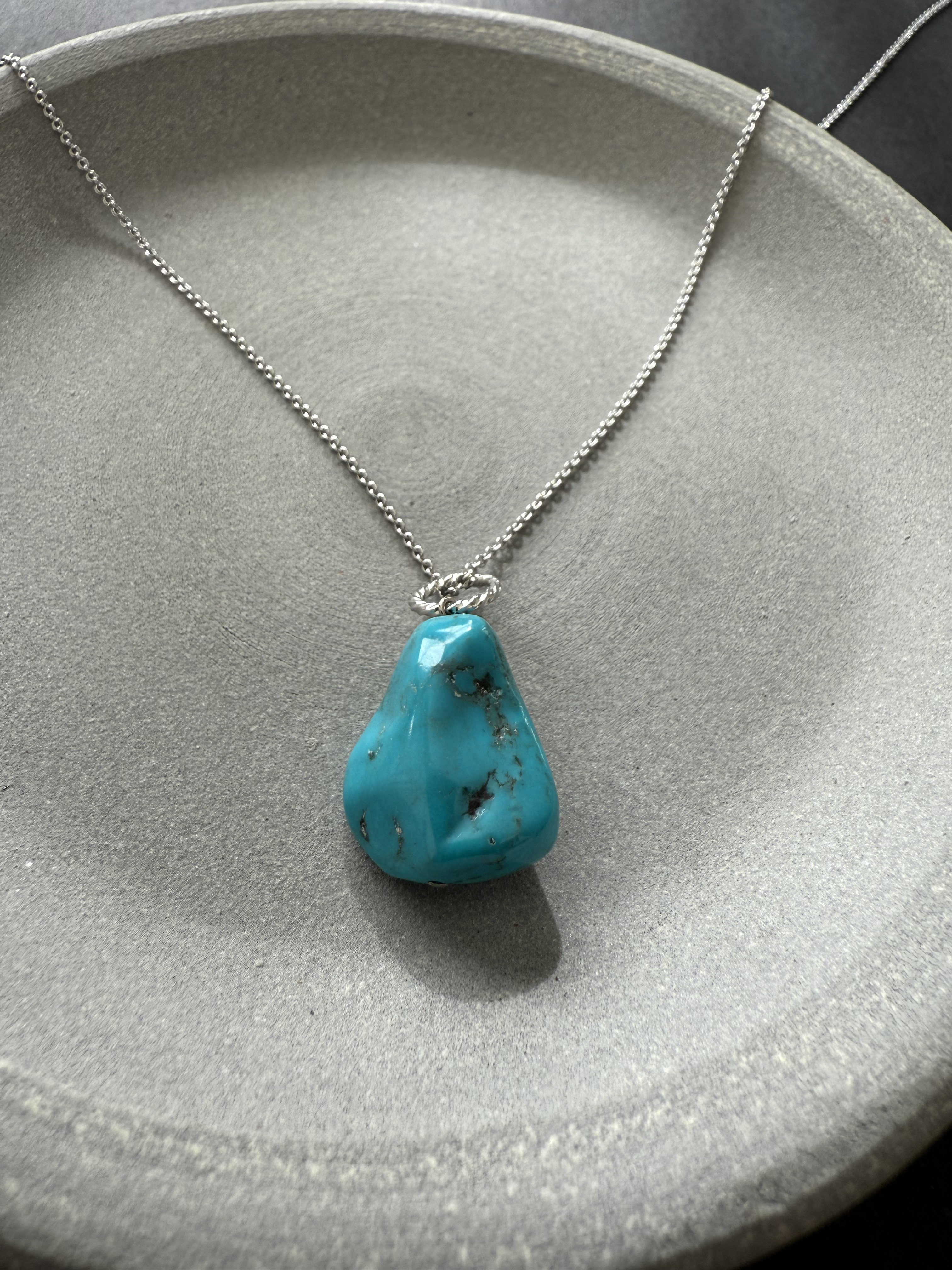 大粒の天然ターコイズ♚ペンダントトップ