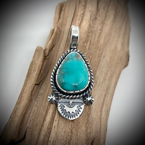 新品 アーノルドグッドラック キングマンターコイズペンダント ナバホ