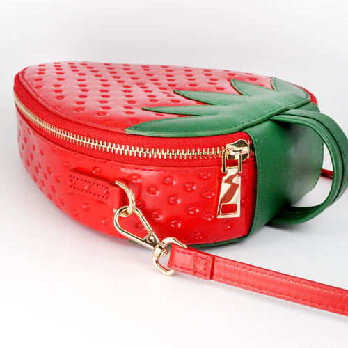 小さなチョコがけ苺ショルダー等　メルカリショップス 小さなチョコがけ苺ショルダー等 メルカリショップス - メルカリ