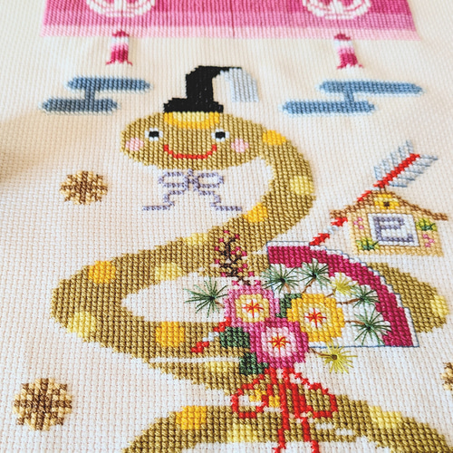 クロスステッチキット ミニ掛け軸【ハッピーへびちゃん】HAPPY SNAKE