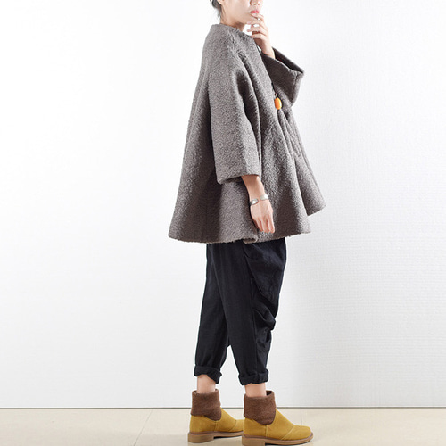 気温に合わせて着脱出来る共布スヌード付き☆フレアショートコート