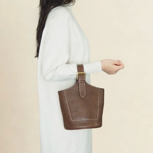 革好きさんにおすすめ》バスケット型ワンハンドルトートバッグ・小