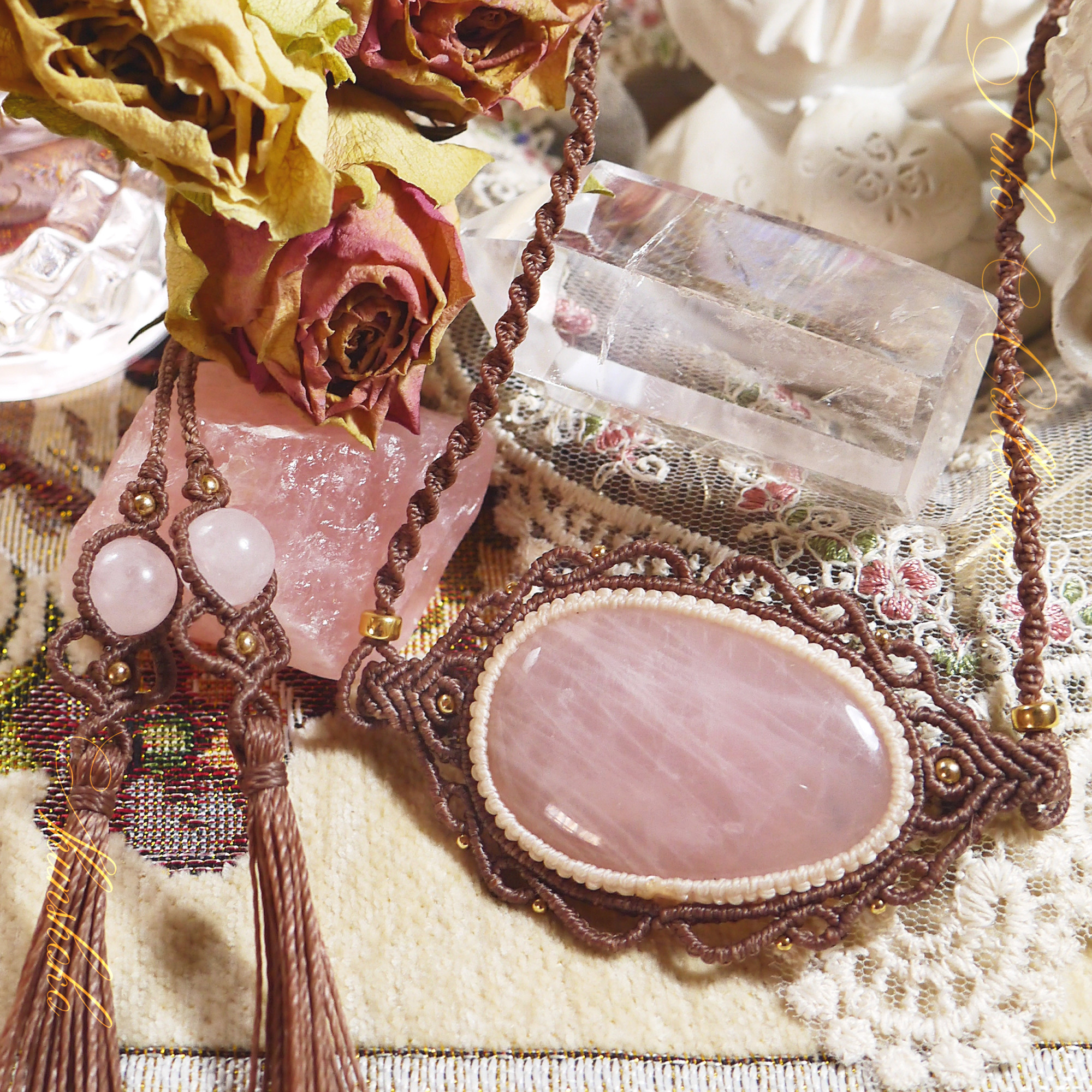 ローズクォーツ 14Kgf マクラメ 大粒 一点物 カボション ラウンド タッセル アジャスター レース ピンク 愛