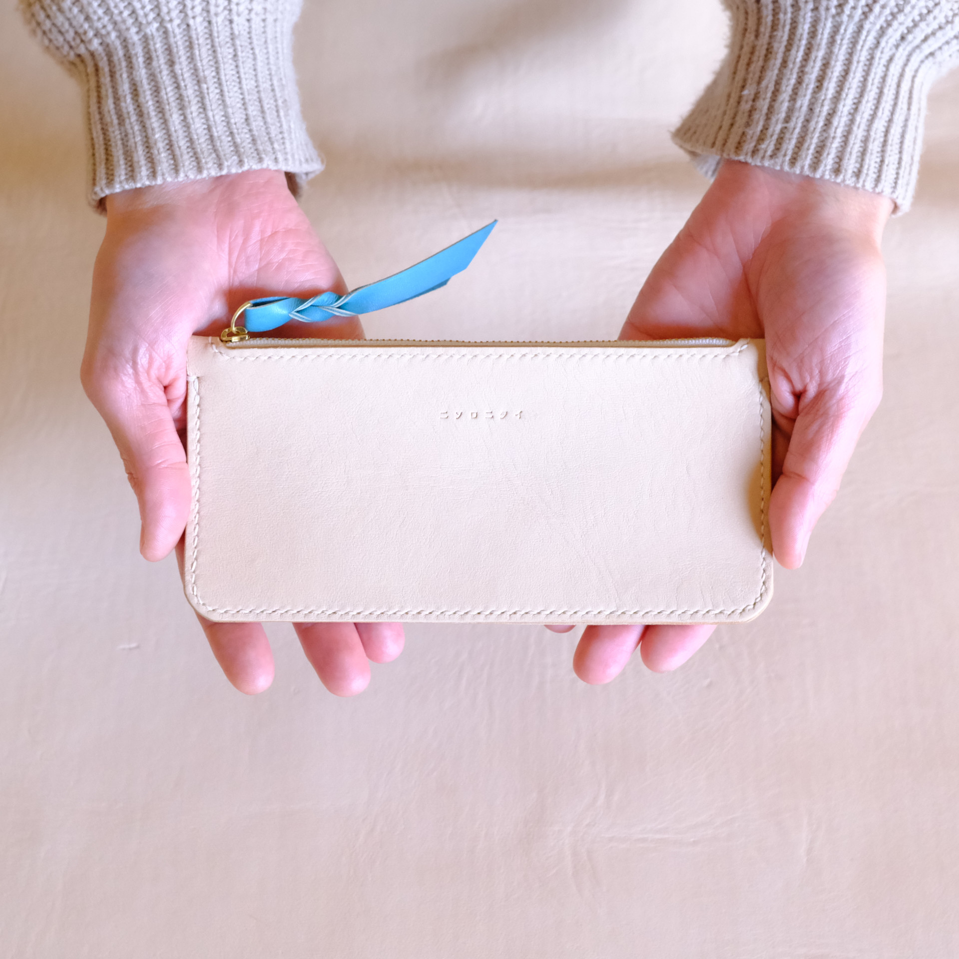 鹿革のミニマルウォレット ukokarkari 8,393円