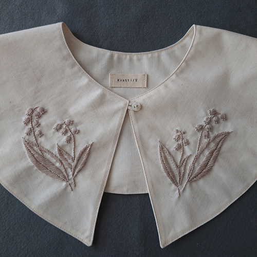 手刺繍つけ襟【アンティークすずらん】大人フリーサイズ 「ナチュラル