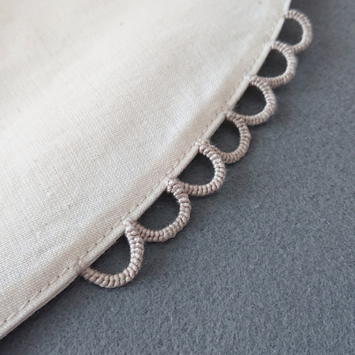 手刺繍つけ襟【アンティークすずらん】大人フリーサイズ 「ナチュラル